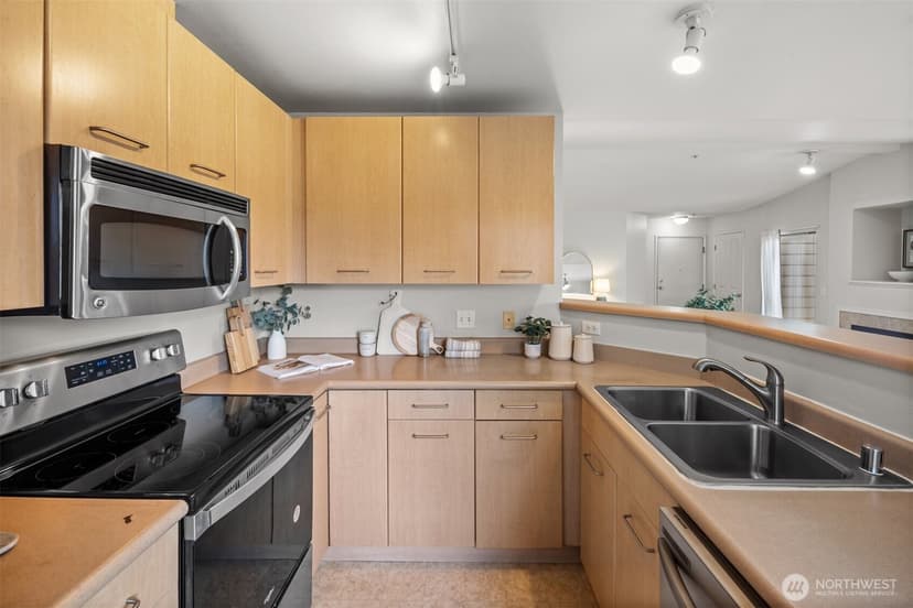 Property photo for 710 240TH Way SE #F-301, Sammamish photo 15