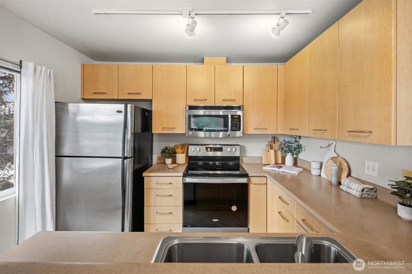 Property photo for 710 240TH Way SE #F-301, Sammamish photo 16