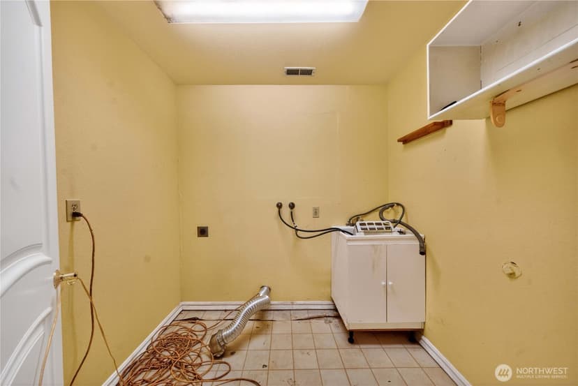 Property photo for 3909 Northshore Boulevard NE, Tacoma photo 12