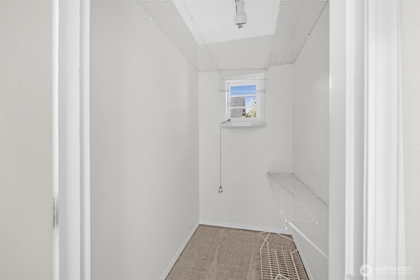 Property photo for 8007 Fremont Avenue N, Seattle photo 15