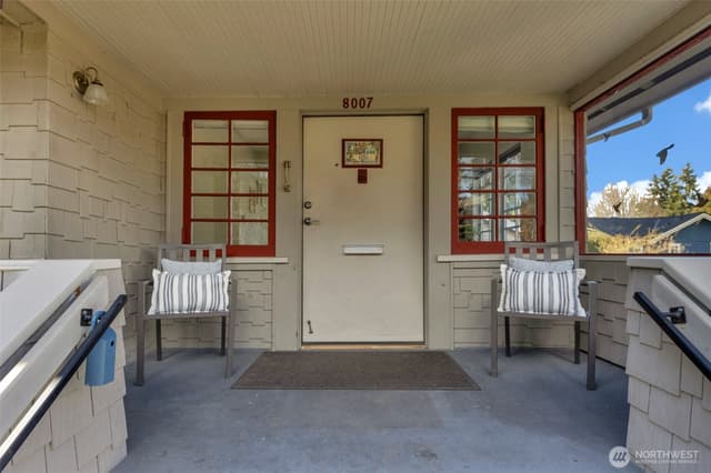 Property photo for 8007 Fremont Avenue N, Seattle photo 5