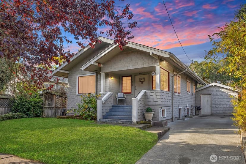 Property photo for 8007 Fremont Avenue N, Seattle photo 2