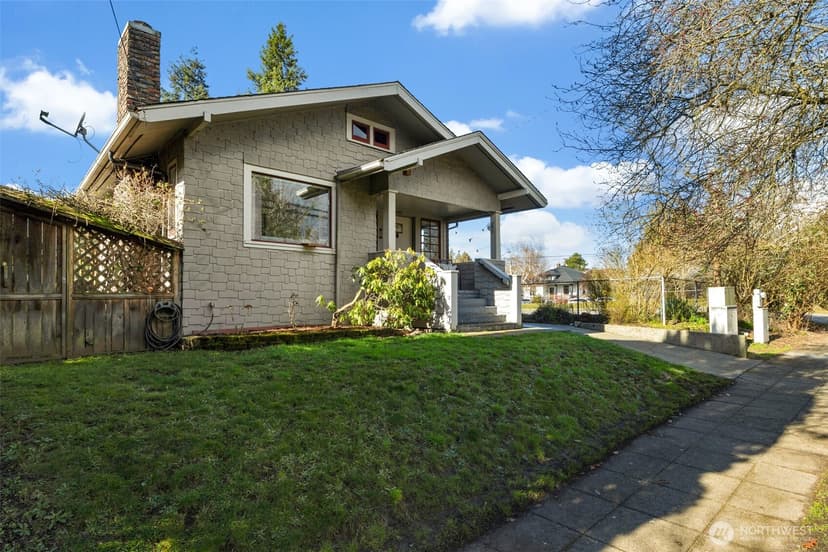 Property photo for 8007 Fremont Avenue N, Seattle photo 34