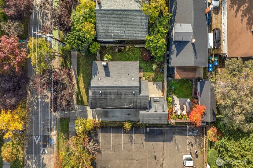 Property photo for 8007 Fremont Avenue N, Seattle photo 36