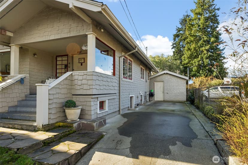 Property photo for 8007 Fremont Avenue N, Seattle photo 33