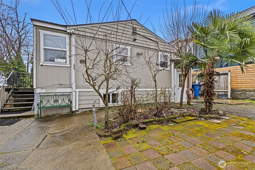 Property photo for 1901 S Plum Street, Seattle photo 2