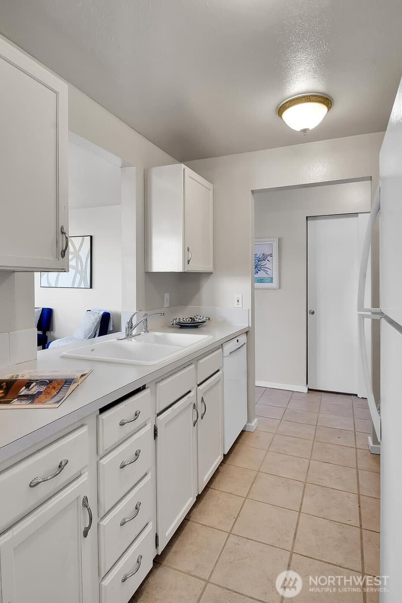 Property photo for 3413 Gilman Avenue W #201, Seattle photo 8