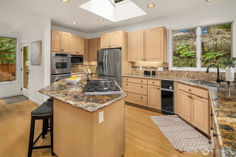 Property photo for 5208 Isola Place NW, Issaquah photo 15