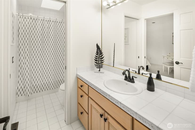 Property photo for 5208 Isola Place NW, Issaquah photo 32