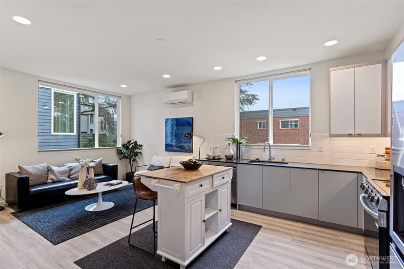 Property photo for 2527 29th Avenue S #B, Seattle photo 11