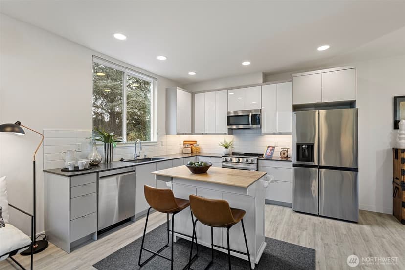 Property photo for 2527 29th Avenue S #B, Seattle photo 8