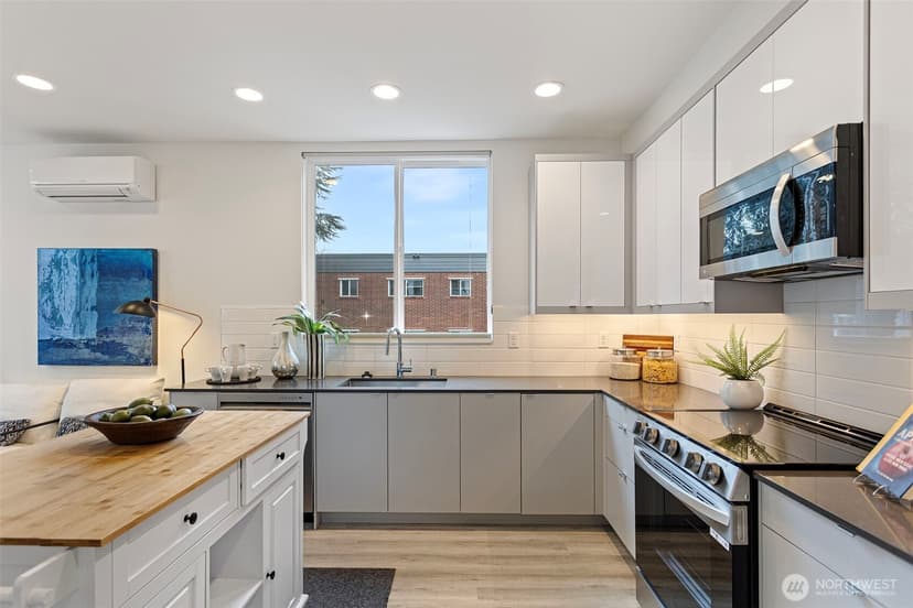 Property photo for 2527 29th Avenue S #B, Seattle photo 10