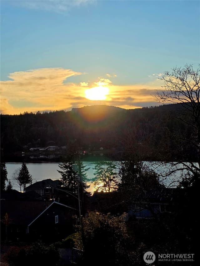 Property photo for 1404 Eastlake Drive, Bremerton