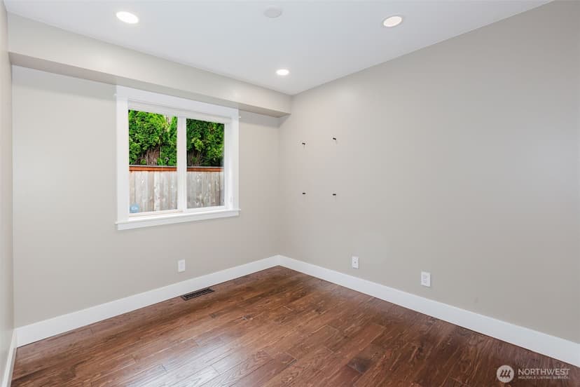 Property photo for 1404 Eastlake Drive, Bremerton photo 19