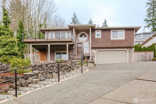 Property photo for 1404 Eastlake Drive, Bremerton photo 2