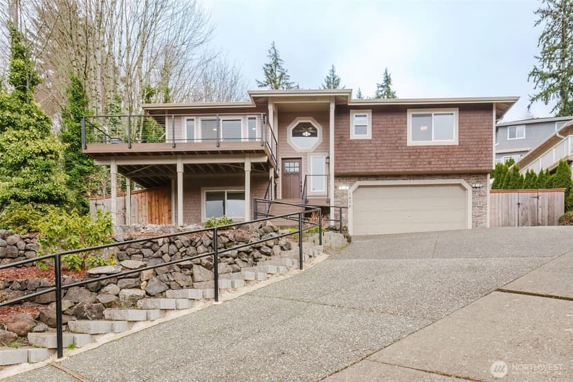 Property photo for 1404 Eastlake Drive, Bremerton photo 2