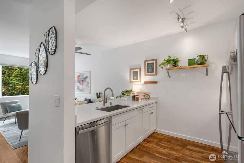 Property photo for 3213 Harbor Avenue SW #216, Seattle photo 10