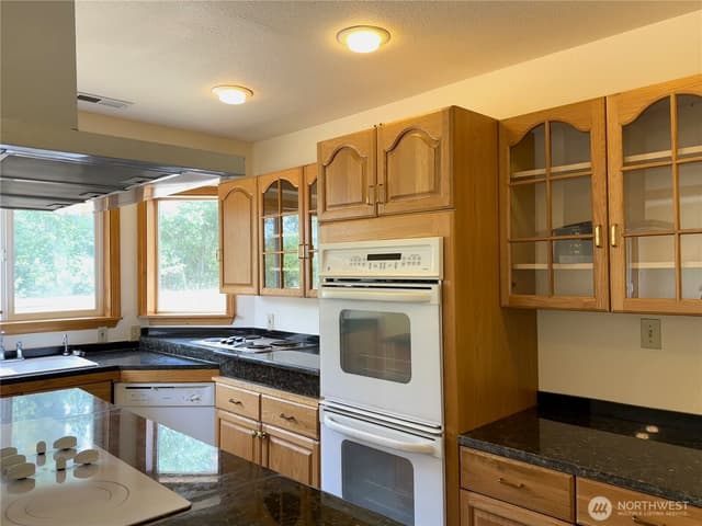 Property photo for 832 Whale Court SW, Ocean Shores photo 5