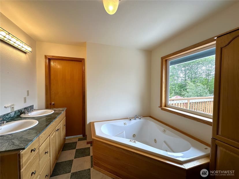 Property photo for 832 Whale Court SW, Ocean Shores photo 15