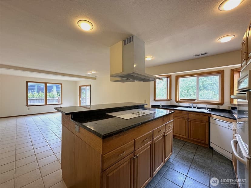 Property photo for 832 Whale Court SW, Ocean Shores photo 3