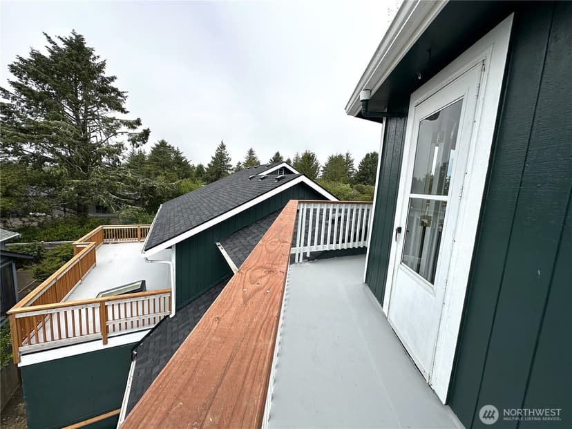 Property photo for 832 Whale Court SW, Ocean Shores photo 26