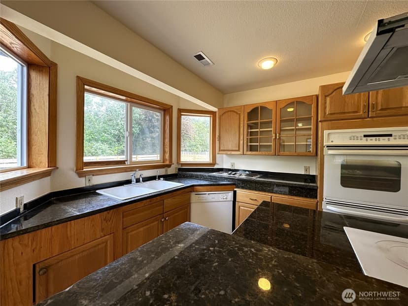 Property photo for 832 Whale Court SW, Ocean Shores photo 4