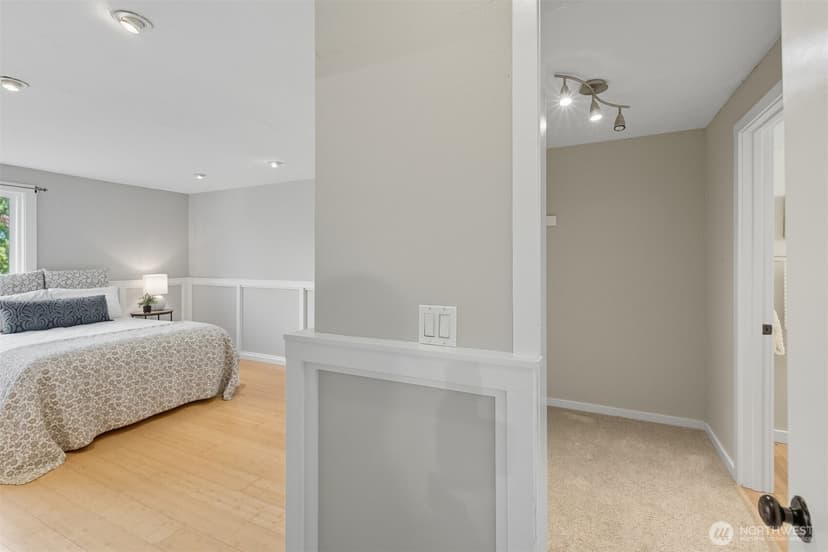 Property photo for 9416 1st Avenue NE #305, Seattle photo 22