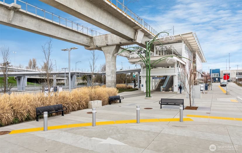 Property photo for 9416 1st Avenue NE #305, Seattle photo 32