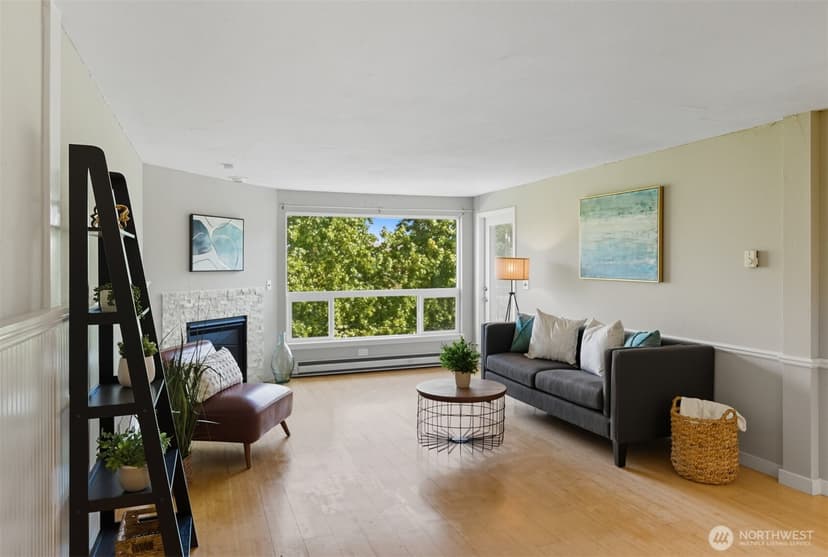 Property photo for 9416 1st Avenue NE #305, Seattle photo 2