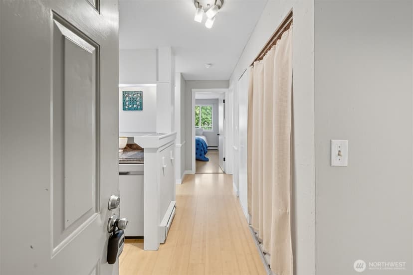 Property photo for 9416 1st Avenue NE #305, Seattle photo 17