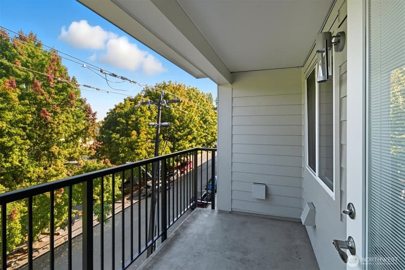 Property photo for 9416 1st Avenue NE #305, Seattle photo 15