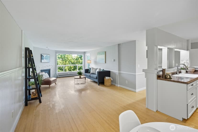 Property photo for 9416 1st Avenue NE #305, Seattle photo 11