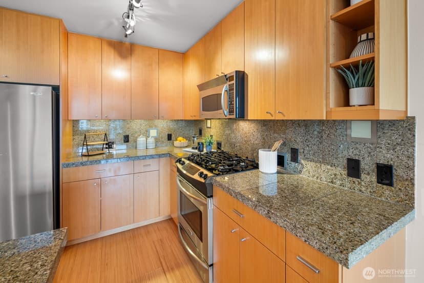 Property photo for 17 W Mercer Street #304, Seattle photo 10