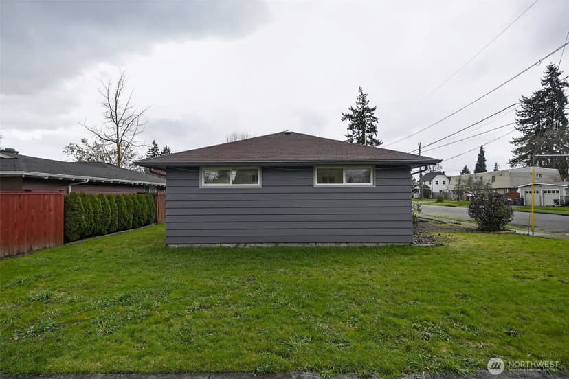 Property photo for 804 7th Avenue NW, Puyallup photo 25