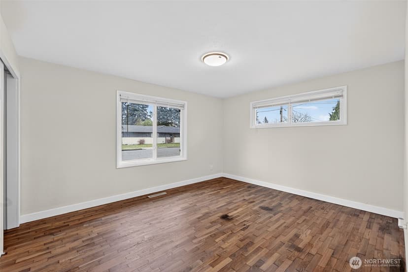 Property photo for 804 7th Avenue NW, Puyallup photo 15