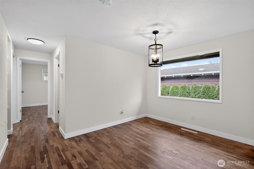 Property photo for 804 7th Avenue NW, Puyallup photo 13