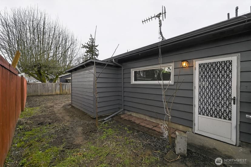 Property photo for 804 7th Avenue NW, Puyallup photo 21