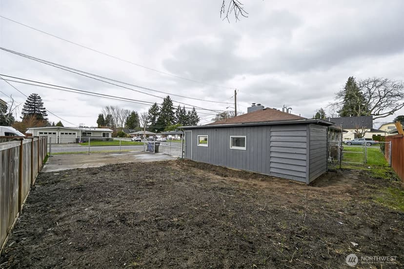 Property photo for 804 7th Avenue NW, Puyallup photo 24