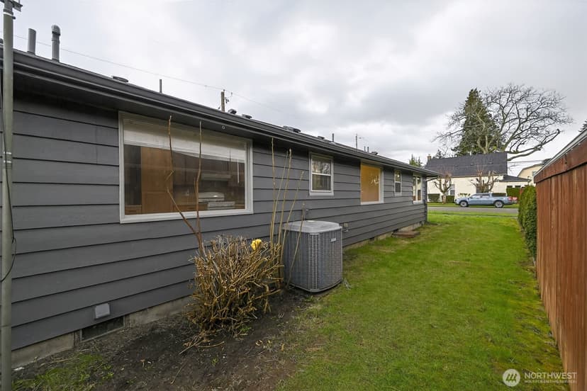 Property photo for 804 7th Avenue NW, Puyallup photo 19