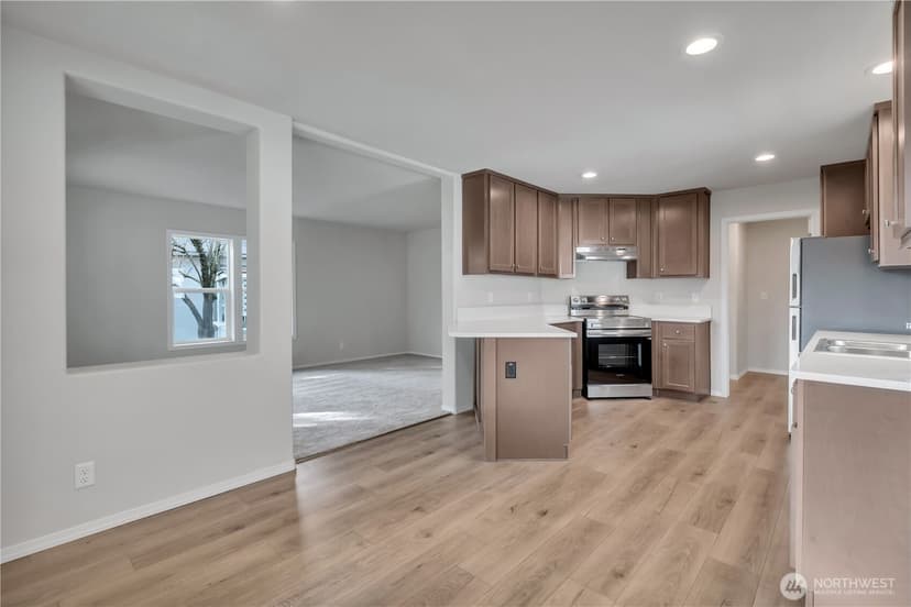 Property photo for 18153 31st Avenue S #323, SeaTac photo 8