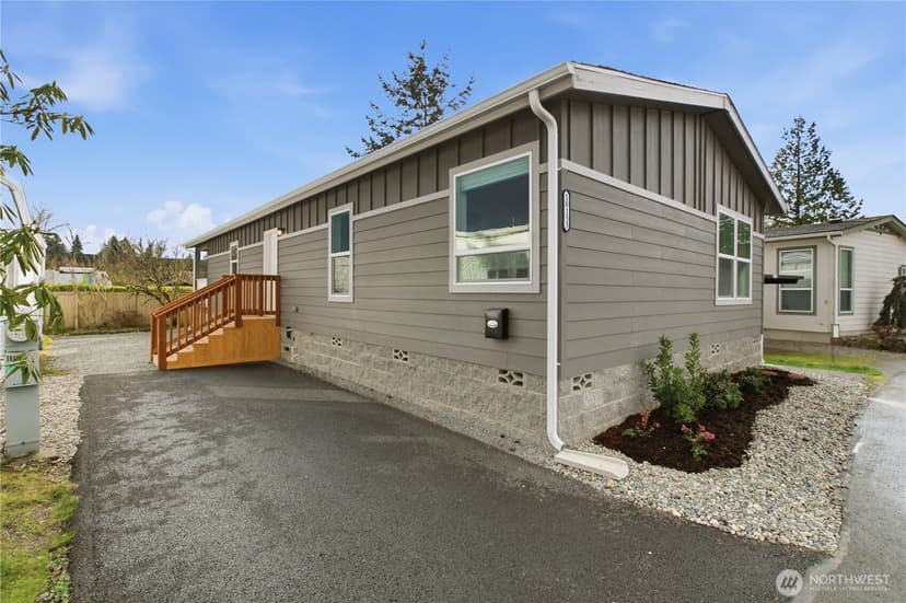 Property photo for 18153 31st Avenue S #323, SeaTac photo 2