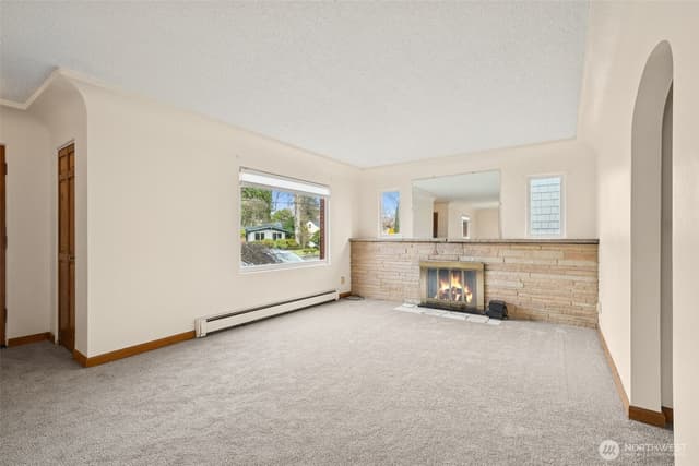 Property photo for 408 8th Avenue NE, Puyallup photo 4