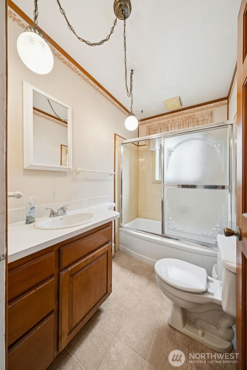 Property photo for 408 8th Avenue NE, Puyallup photo 12