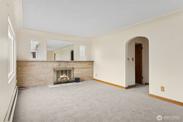 Property photo for 408 8th Avenue NE, Puyallup photo 2