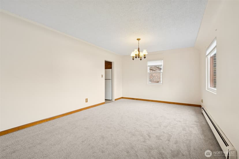 Property photo for 408 8th Avenue NE, Puyallup photo 3
