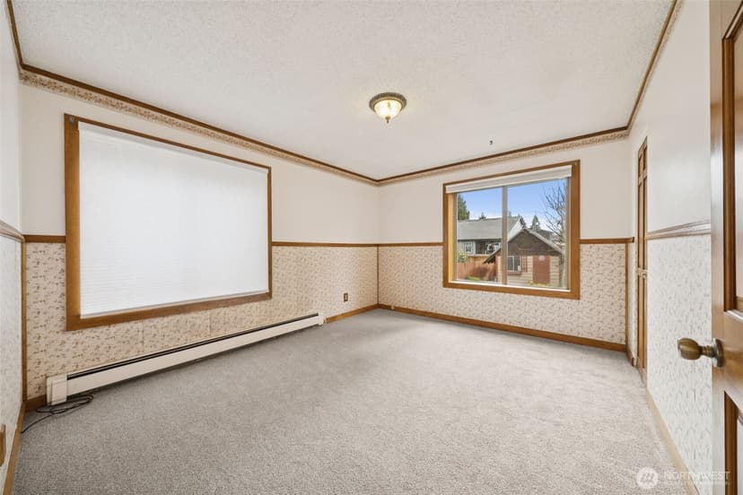 Property photo for 408 8th Avenue NE, Puyallup photo 11
