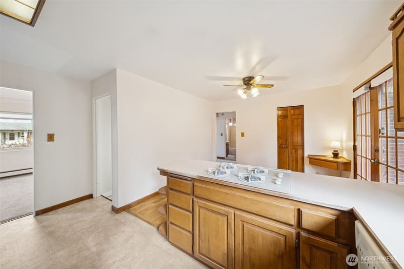 Property photo for 408 8th Avenue NE, Puyallup photo 7