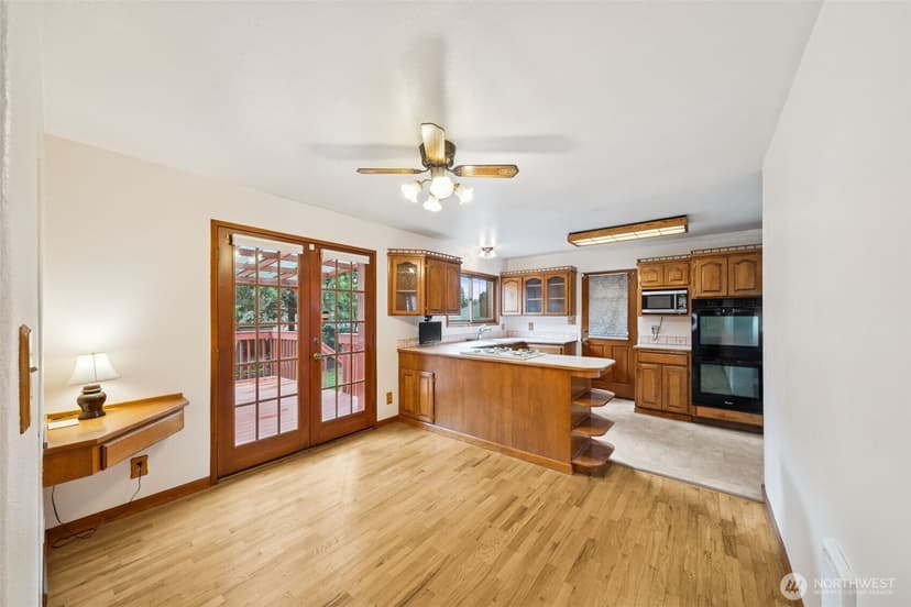 Property photo for 408 8th Avenue NE, Puyallup photo 10