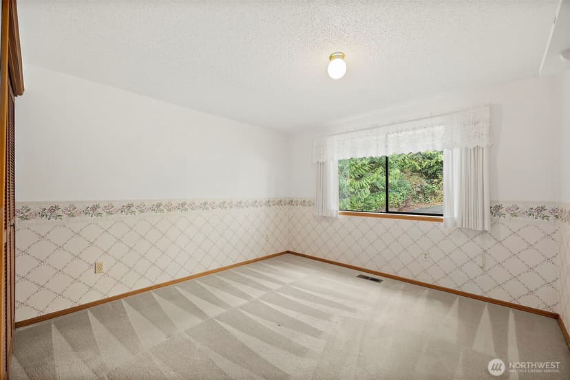 Property photo for 8875 Banner Road SE, Port Orchard photo 18