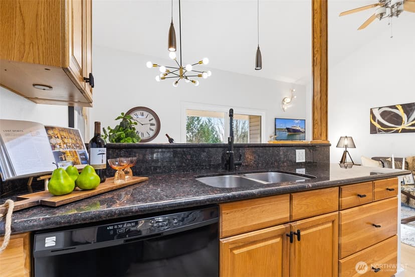 Property photo for 12429 NE 130th Court #G304, Kirkland photo 10
